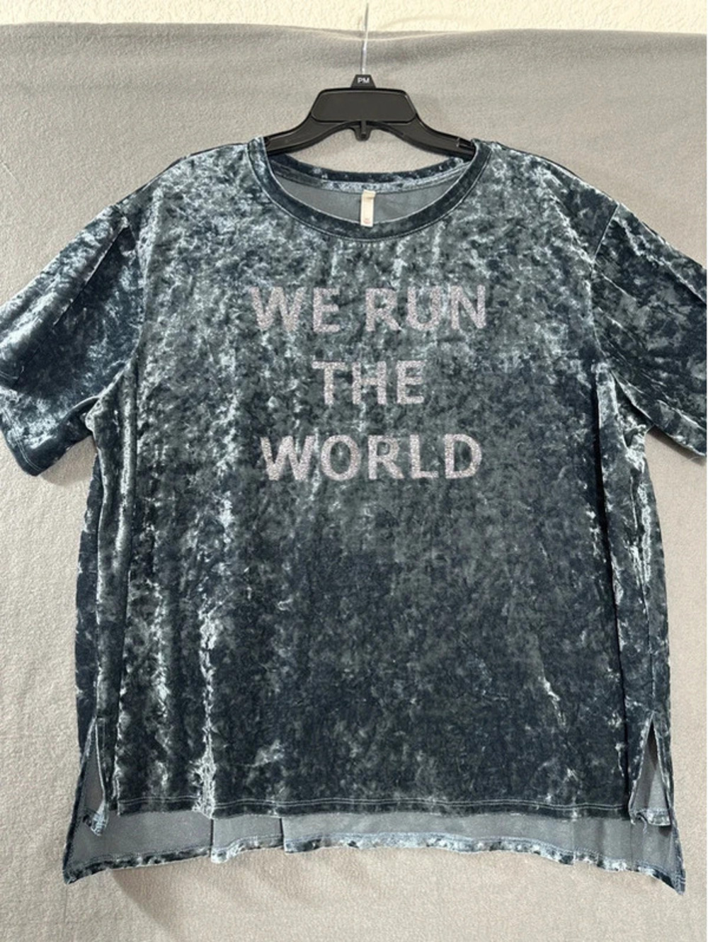 Xhilaration 2X we run the world velvet glitter top